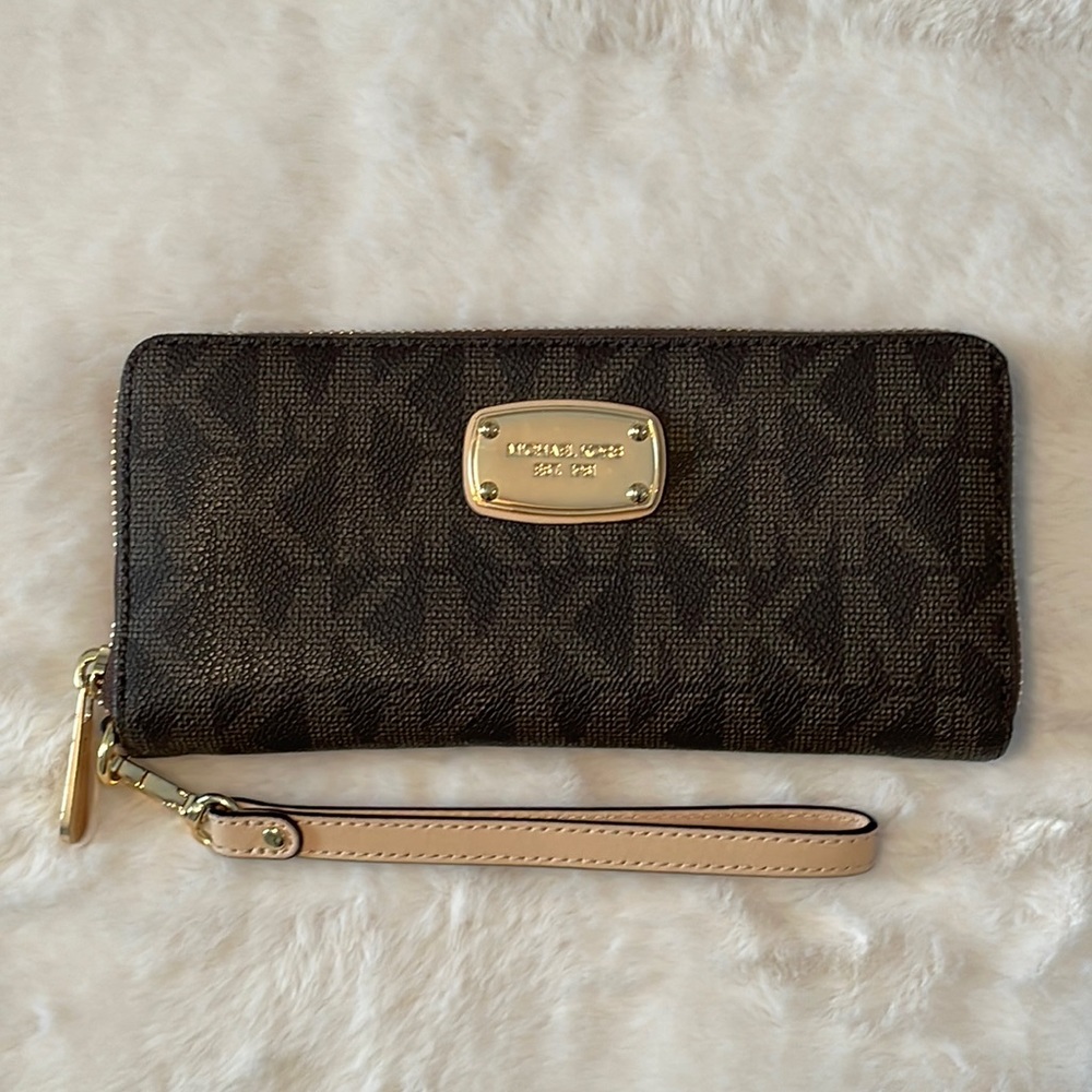 Michael Kors Jet Set Wallet
